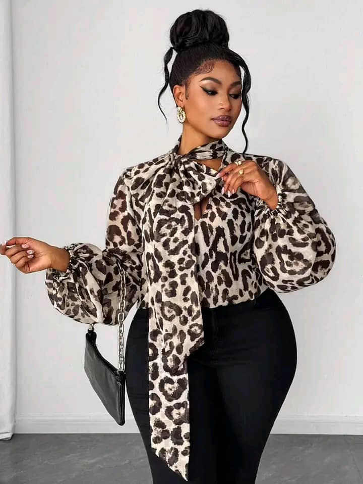 Blouse femme élégante à col rond