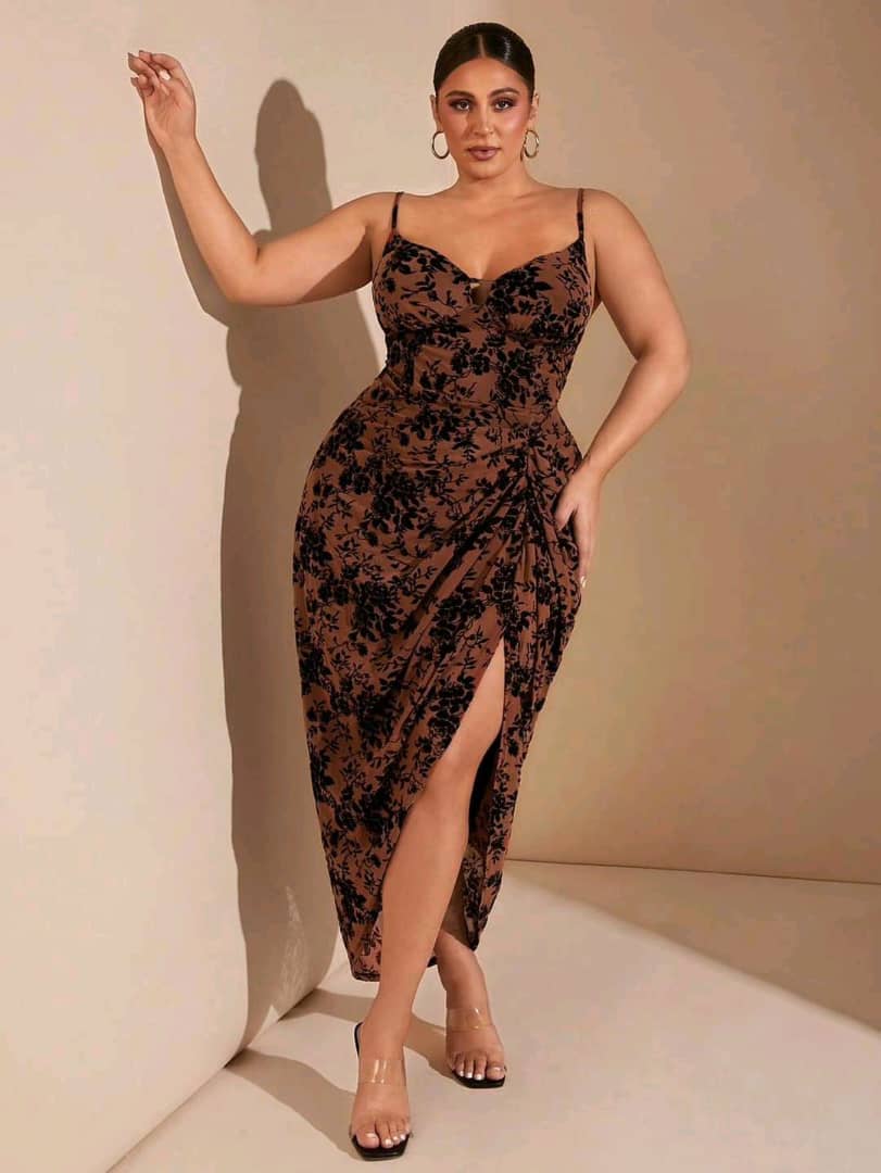 Magnifique robe pour grande dame